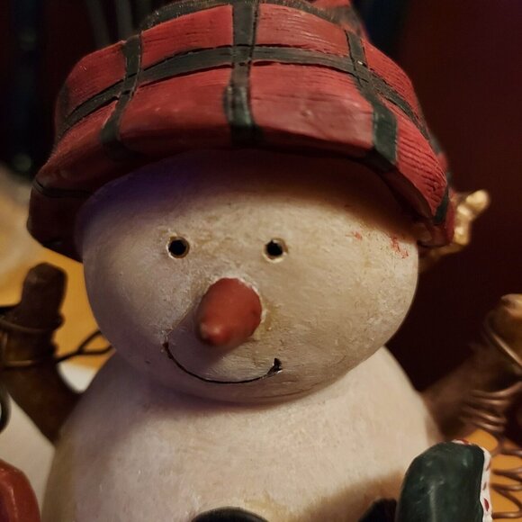 Birdhouse Garden Hummingbird Snowman with Mittens Hearts Red Plaid Hat Resin - Picture 2 of 8